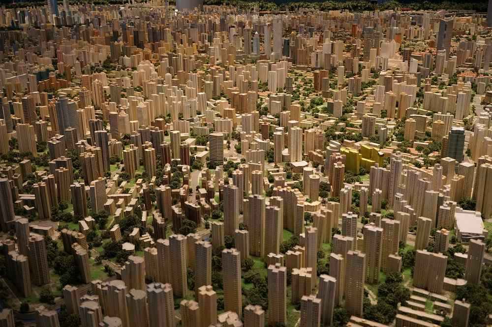 Maquette numérique d'un quartier sur un écran d'ordinateur portable