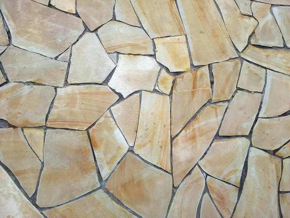 Mosaïque de pierres de différentes formes et tailles