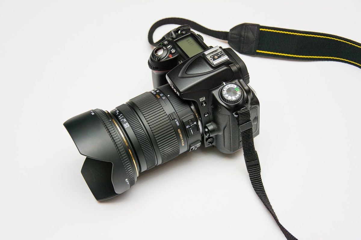 Accessoire en silicone fixé autour d’un objectif d’appareil photo Accessoire en silicone fixé autour d’un objectif d’appareil photo