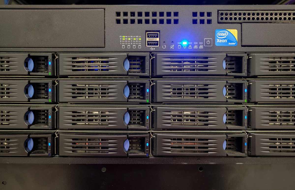 Disques durs dans un boîtier NAS